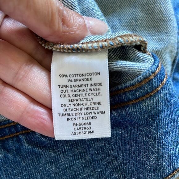 1901 NWOT Crop Denim Jacket ~ Weekend Wash ~ SMALL - Picture 5 of 7